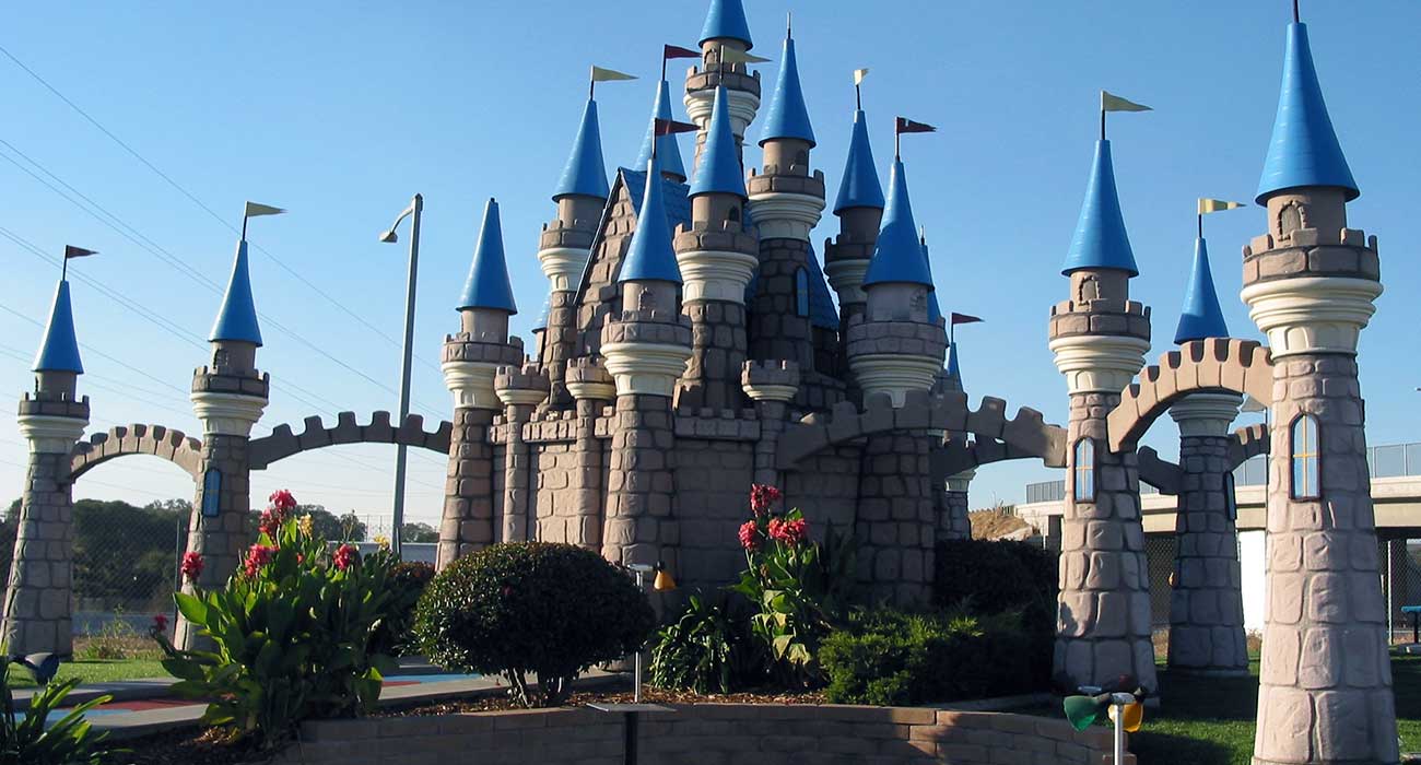 mini golf castle